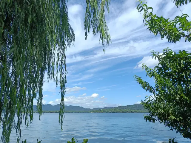 清晨西湖美景