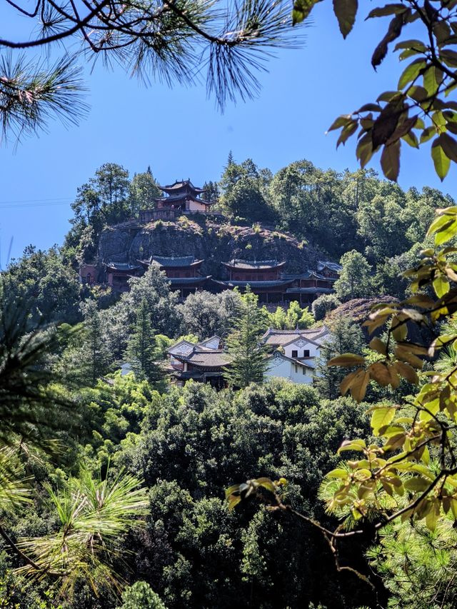 雲南劍川石寶山仙俠感十足的千年古剎