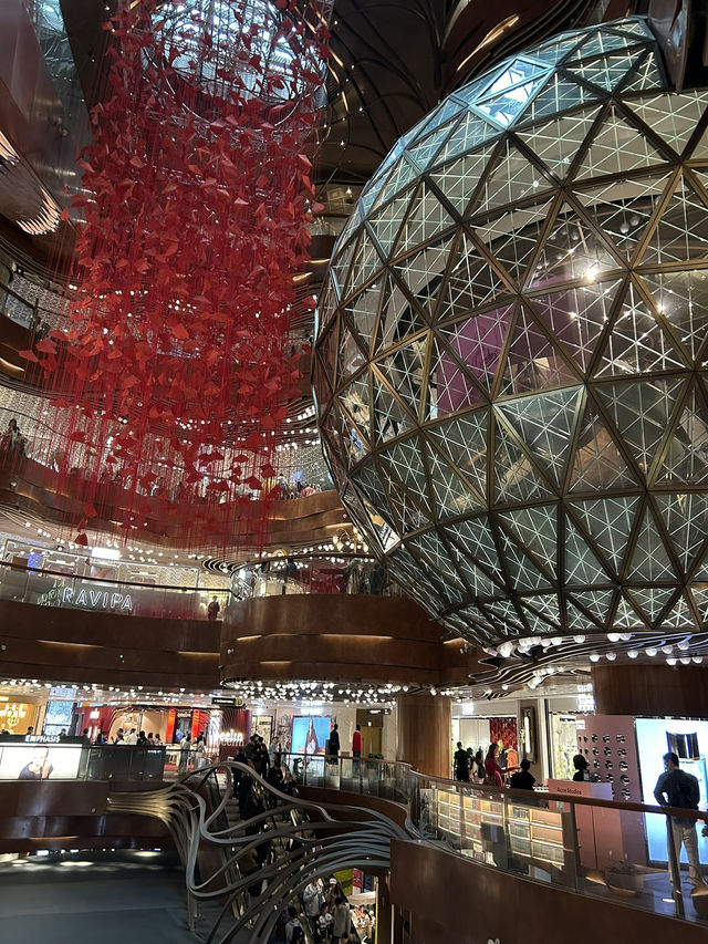 🖼️ 香港 K11｜逛百貨公司，像在逛美術館