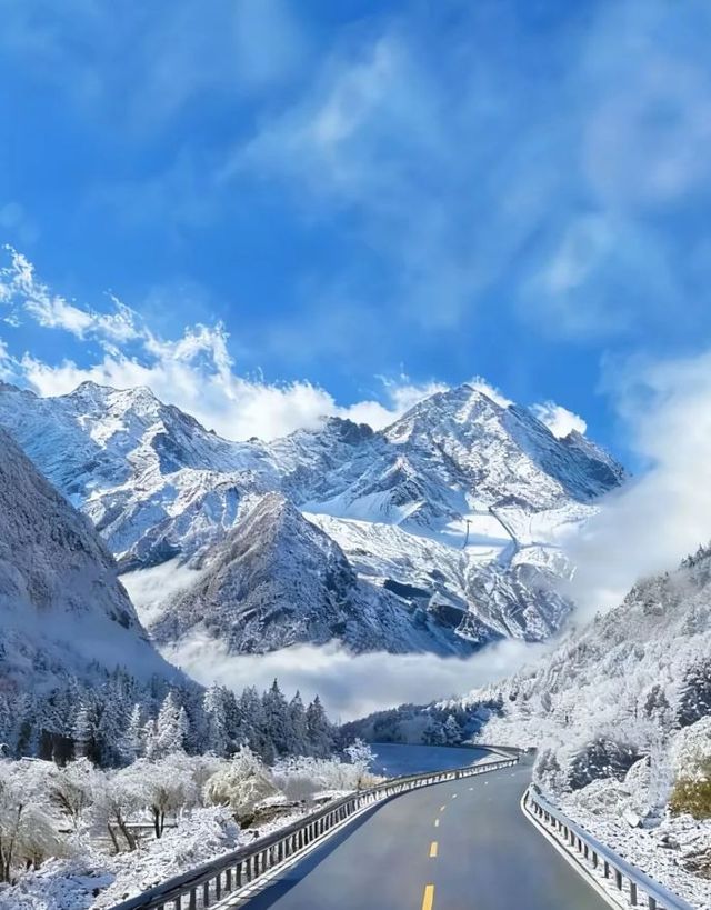 錯過等一年！川西5日遊半秋半冬仙境