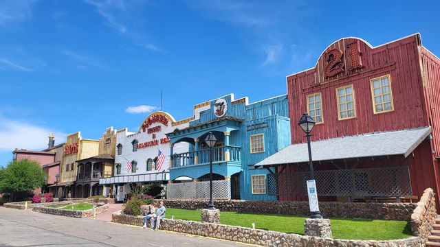 科羅拉多河畔復古小鎮拉芙琳