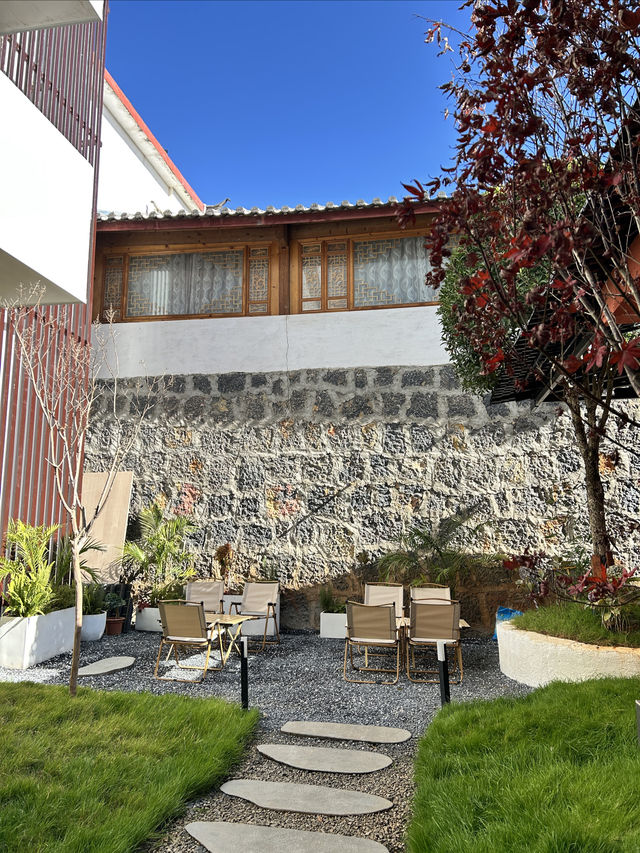 逃離麗江古城！這家絕美民宿藏著超治癒的秘境