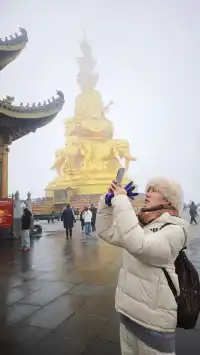 12.4實拍峨眉山的霧淞美瘋了