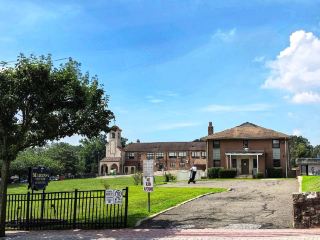 Port Lee, a harmony of greenery and urban landscapes