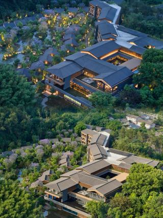 Finally! Emeishan has an ultra-luxury hotel that truly matches the ethereal vibe of this sacred mountain