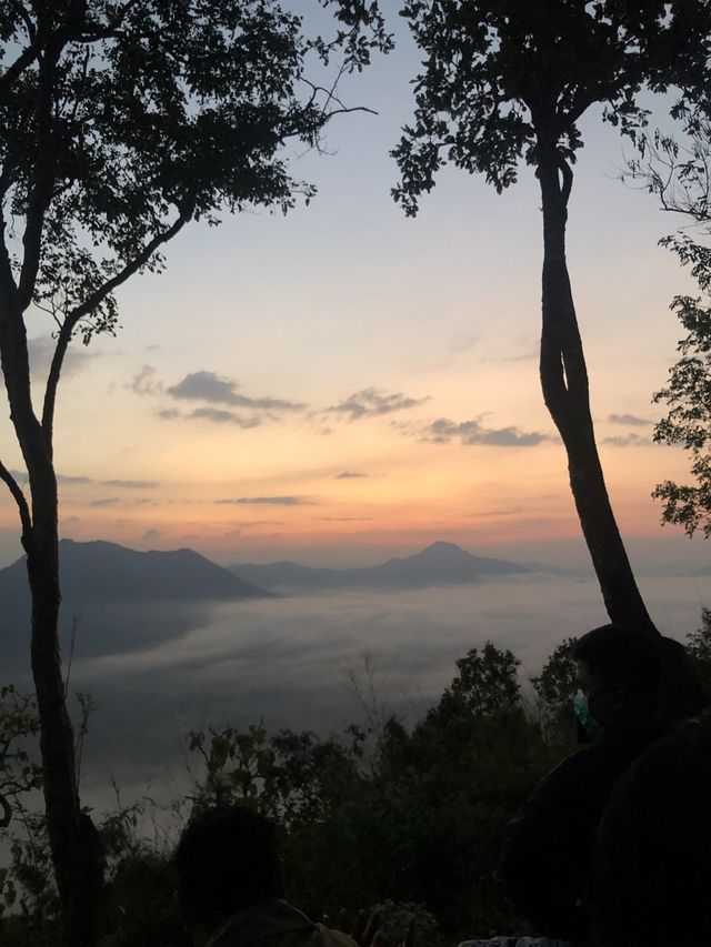 ขึ้นเขาไปชมทะเลหมอกกัน⛰️