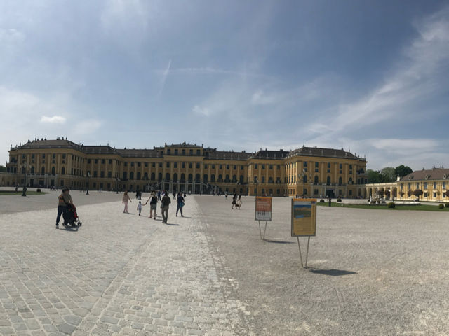 維也納的美泉宮Schoenbrunn Palace 
