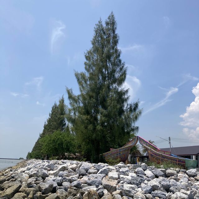 Rusamelae Beach 