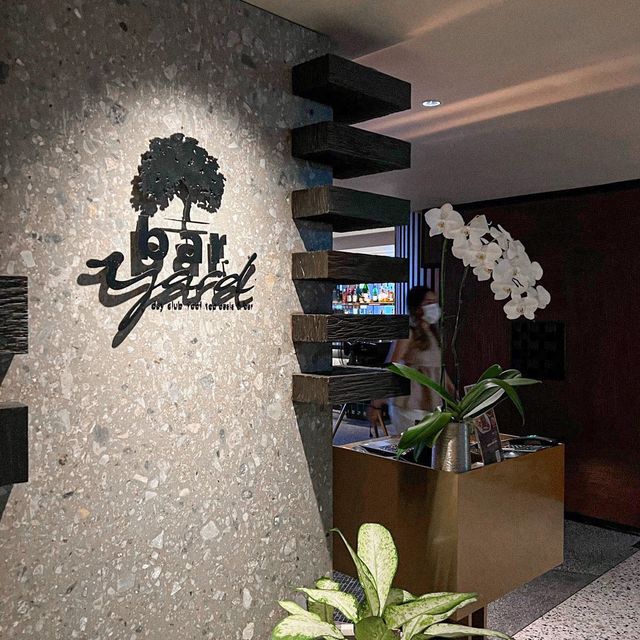 รีวิวบาร์บนดาดฟ้า - Bar Yard