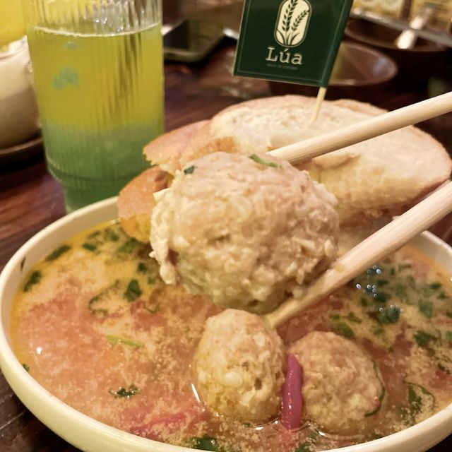 環境超棒的打卡越南餐廳 