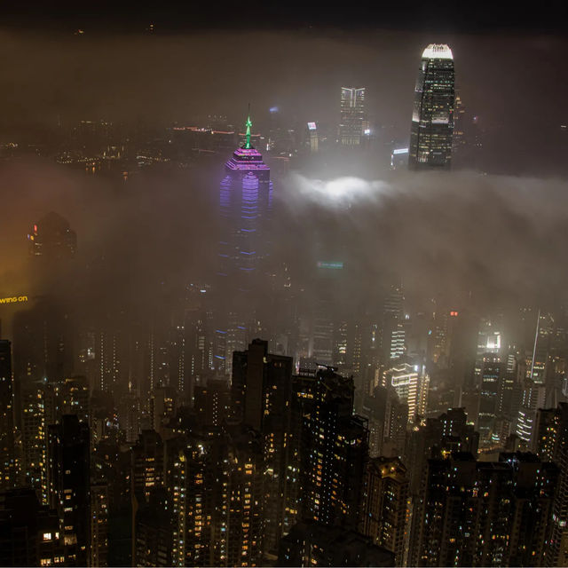 香港🇭🇰 ｜ 全球頭三的雲海城市🏙️🌃 - 香港山頂