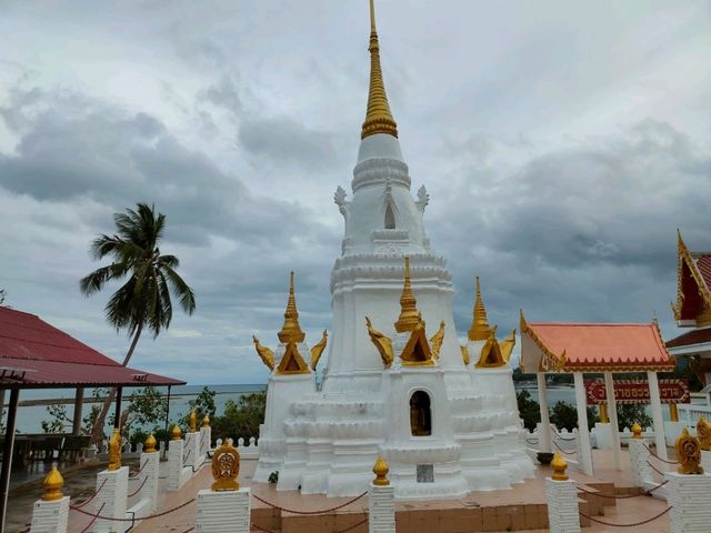 วัดราชธรรมาราม (วัดพระธาตุศิลางู)​ สมุย