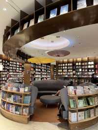 深圳版誠品🤫城中現代感書店😆前檐🙈
