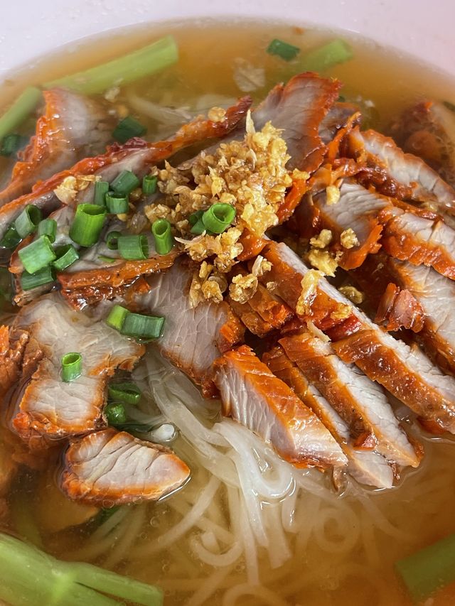 ก๋วยเตี๋ยวต้มยำริมเขื่อน