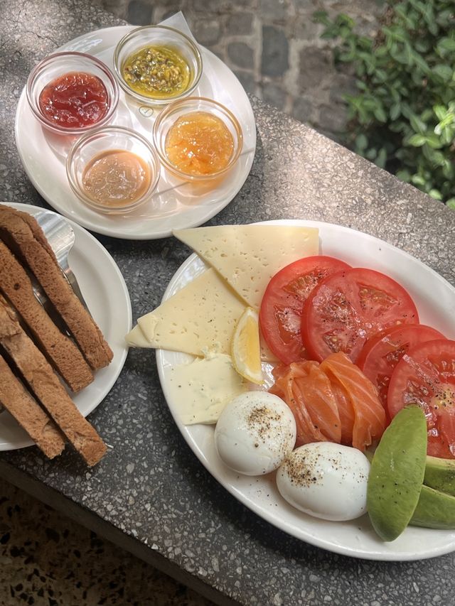 韓国/ソウル【龍山】テラス席が大人気！ブランチを楽しめるお店