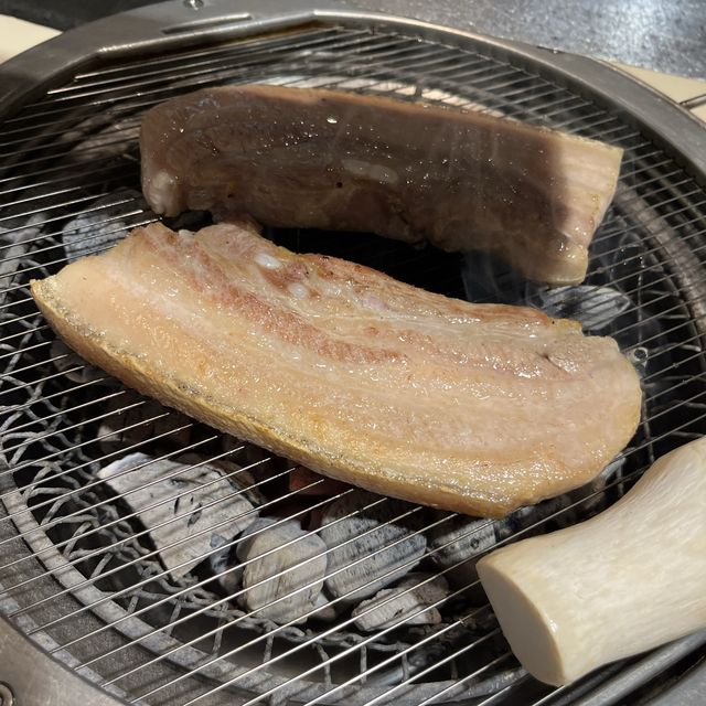 [연남동] 최고급 원육을 사용하는 프리미엄 고기집 ‘연남제비’