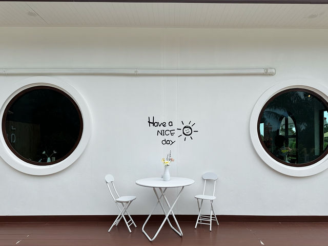 D-Day Cafe ดีย์ เดย์ คาเฟ่ สามร้อยยอด ประจวบ