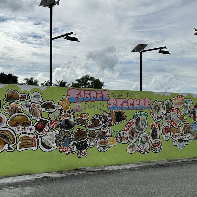 New and vibrant art murals @ teluk intan