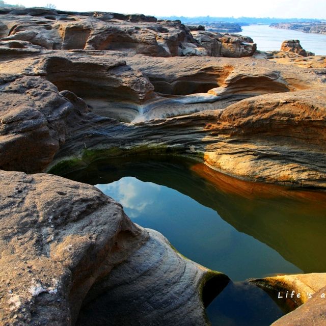 สามพันโบก จ.อุบลราชธานี