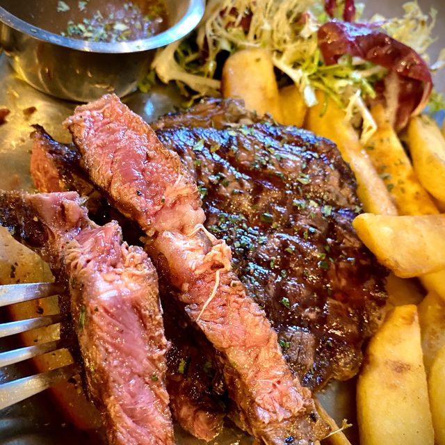 ［The Bottle & Steak] - 用心小店要支持💪