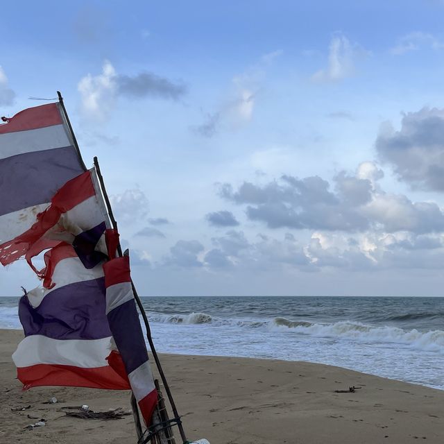 ชายหาดบ้านทอน แหล่งผลิตเรือกอและแห่งเดียวในจังหวัด