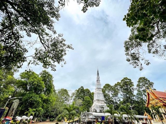 พระธาตุดอนแก้ว (พระมหาธาตุเจดีย์) 