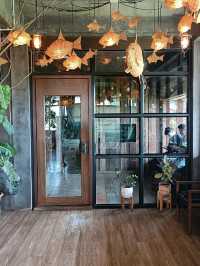 คาเฟ่วิวสวย "มีนา Cafe' Kachanaburi"