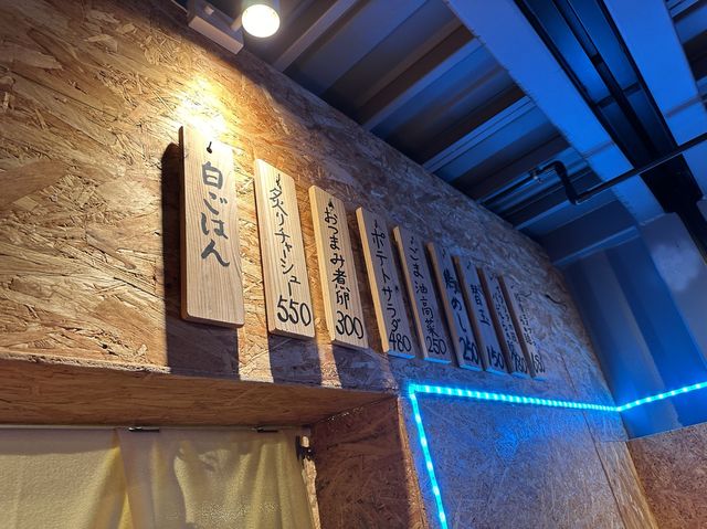 福岡・千早。真っ白な豚骨エスプーマらぁ麺て何？？『へらへらぁ麺 麺酒場千早店』