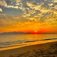 THE BEAUTIFUL PLAKA BEACH IN NAXOS!