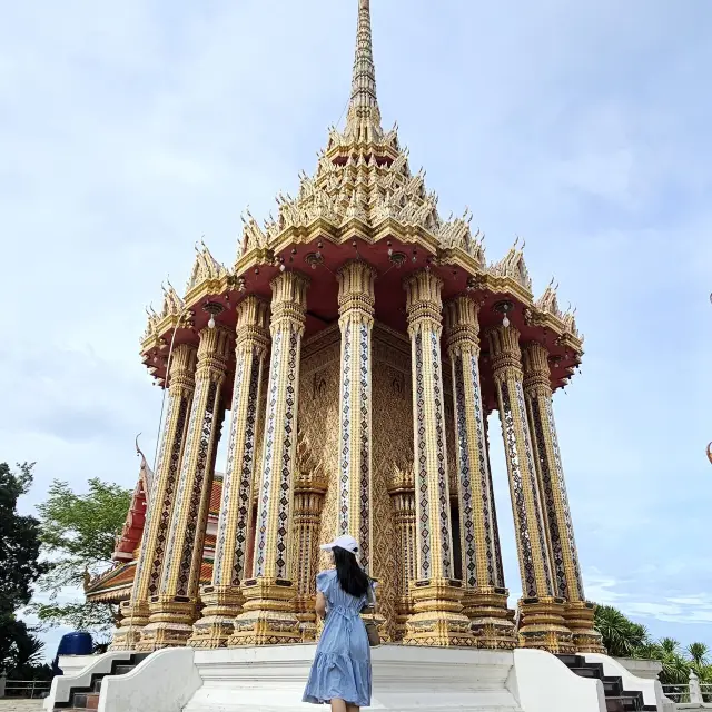 วัดเขาพระศรีสรรเพชญาราม เก่าแก่งดงาม