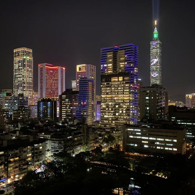 🏨📚 台北誠品行旅🙂書香悠然盡享閱讀📖🌇🛌🍵🌸
