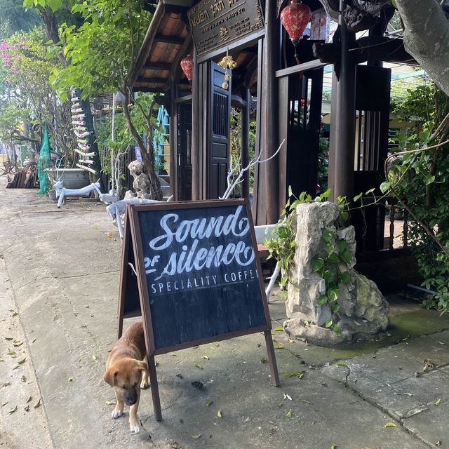 ホイアンのビーチカフェ「Sound Of Silence Coffee Shop」