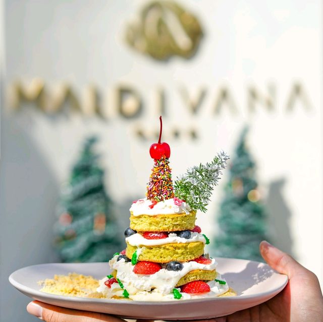 แต่งตัวแล้วไปคาเฟ่กินขนมถ่ายรูปฉ่ำๆMadivanaCafe