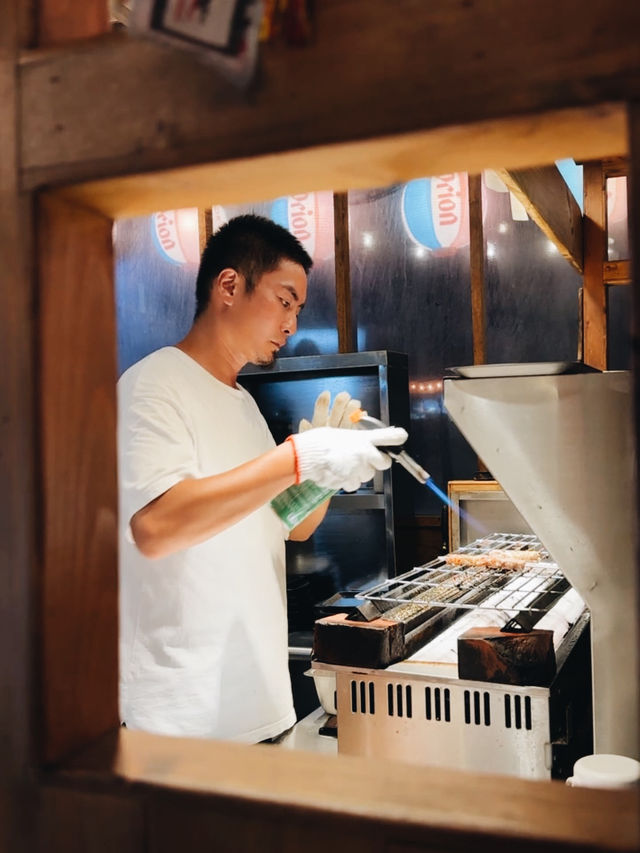 在台灣綠島必去！氛圍感滿滿串燒店！「小信長」