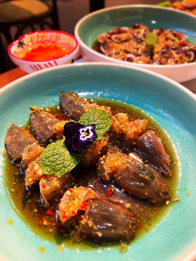 港人必去潮州佬燒烤，燒鳥耳鰻梅子湯和潮州酸菜五花肉必點
