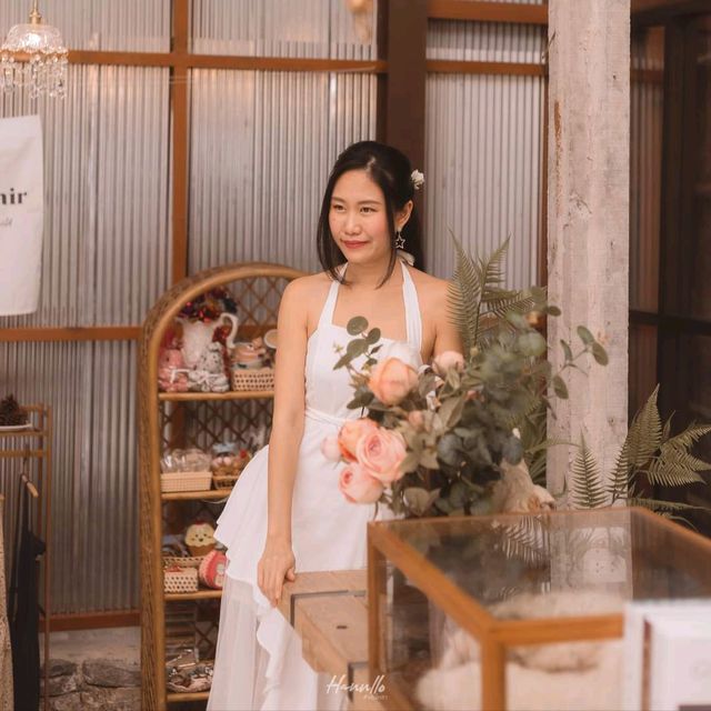 คาเฟ่สวย ธีมบ้านไร่ในป่าใหญ่ มุมถ่ายรูปเพียบ