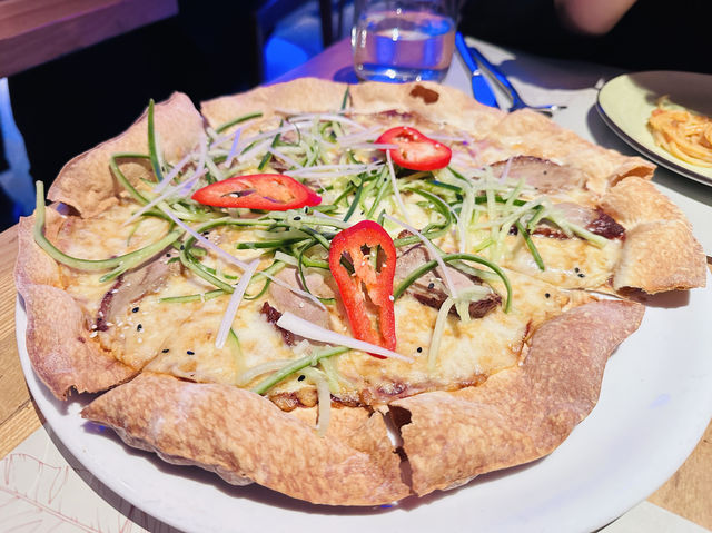 當片皮鴨與薄餅相遇👩‍❤️‍💋‍👨🍕🐤