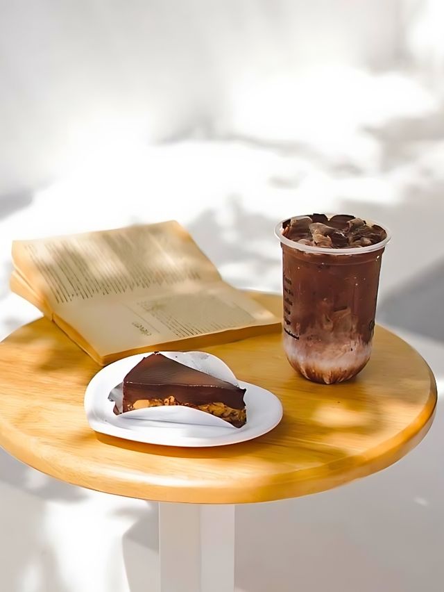 🫗 Jeji Cafe & Dessert Shop คาเฟ่สไตล์ญี่ปุ่น