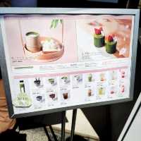 染上抹茶色彩的雲彩甜品🍵