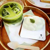 染上抹茶色彩的雲彩甜品🍵