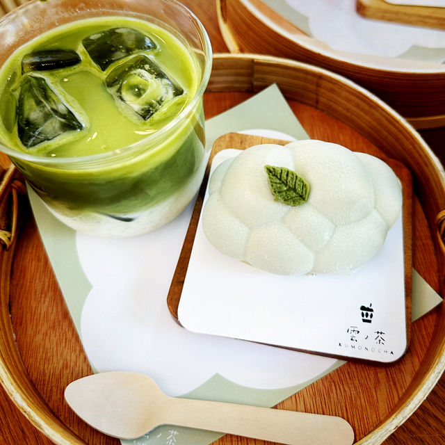 染上抹茶色彩的雲彩甜品🍵