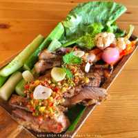 ร้านอาหารบรรยากาศร่มรื่น เหมือนทานข้าวอยู่ที่บ้าน