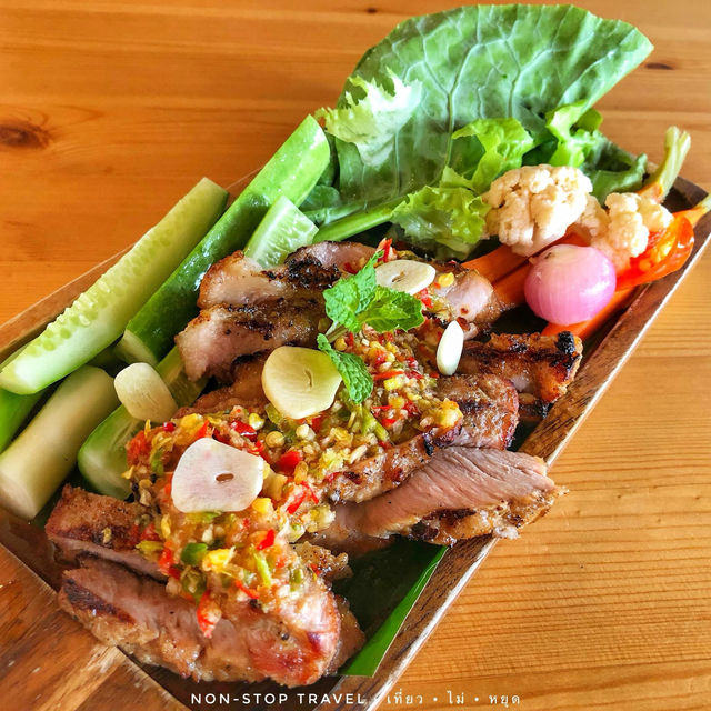 ร้านอาหารบรรยากาศร่มรื่น เหมือนทานข้าวอยู่ที่บ้าน