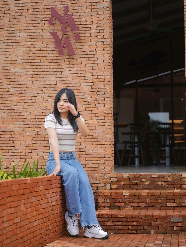 NAYA Cafe - คาเฟ่กลางทุ่งนาที่อยุธยาเมืองเก่า