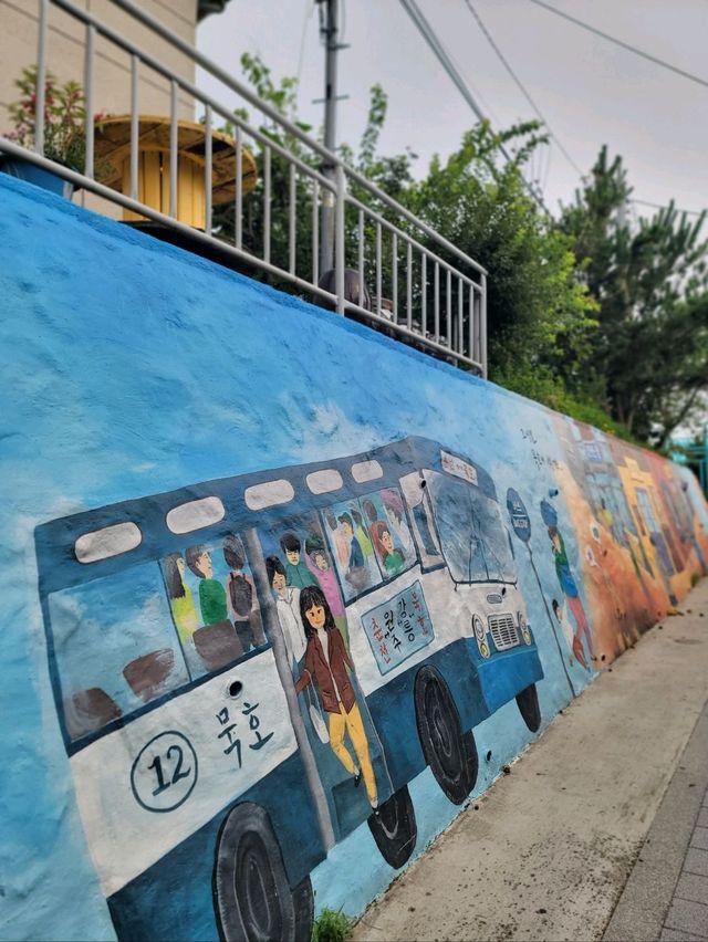 아기자기한 벽화들이 예쁜 논골담길💚
