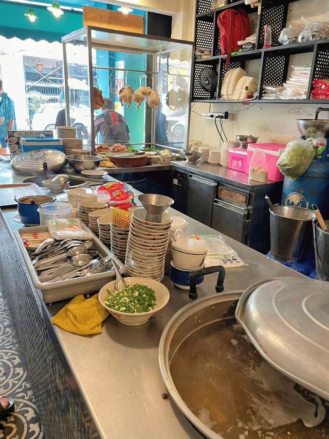 プーケットで1番美味しいカオマンガイのお店🤤🇹🇭🤍【タイ・プーケット】