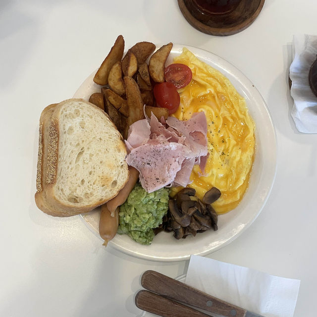狂ったように韓国カフェに行く私が絶賛するチェジュ島でブランチするなら絶対ここ"JOSIK"☕️ 