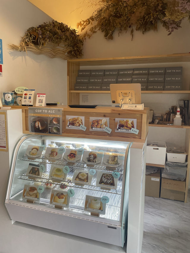 【カナの魔法たまごCafe】 パンケーキと可愛らしいライトブルー