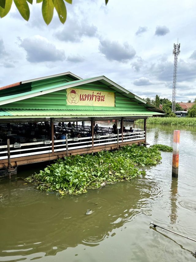 ตลาดน้ำดอนหวาย นครปฐม