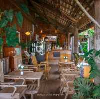 คาเฟ่บ้านไม้โบราณริมแม่น้ำเจ้าพระยา ปทุมธานี